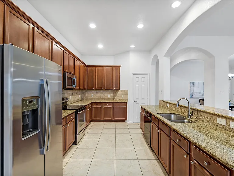 7014 Spruce View Ct — Photo 9