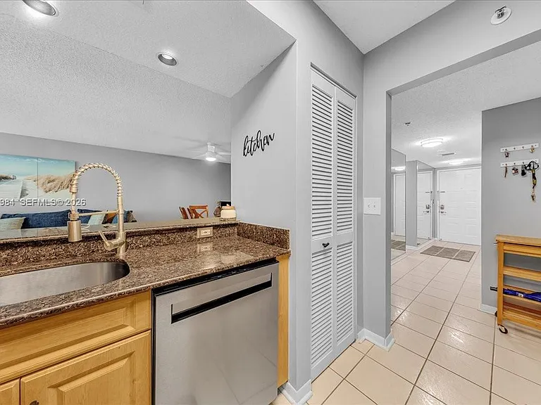 2240 N Cypress Bend Dr #204 — Photo 16