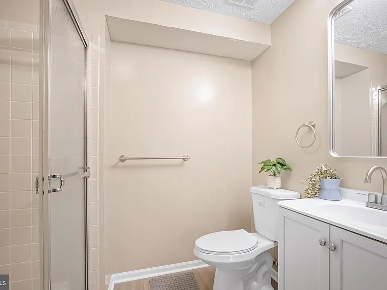 607 Himes Ave #104 — Photo 20