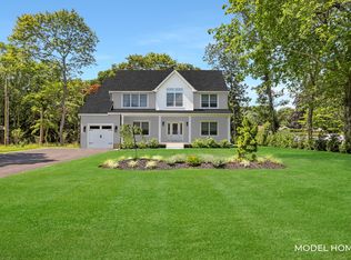 89 N South St, Manorville, NY 11949