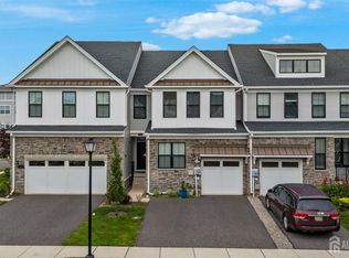 30 Clover Ln, Monroe Township, NJ 08831