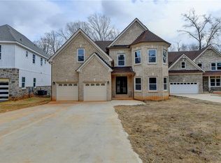 196 Jennifer Ln NW, Lilburn, GA 30047