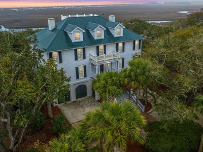 944 Hammocks Way, Edisto Island, SC, 29438