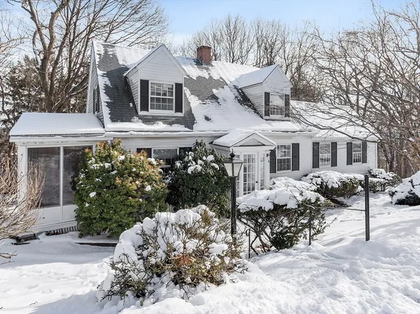 93 Fitch Hill Ave, Fitchburg, MA 01420