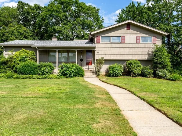 345 Hyde St, Fall River, MA 02720