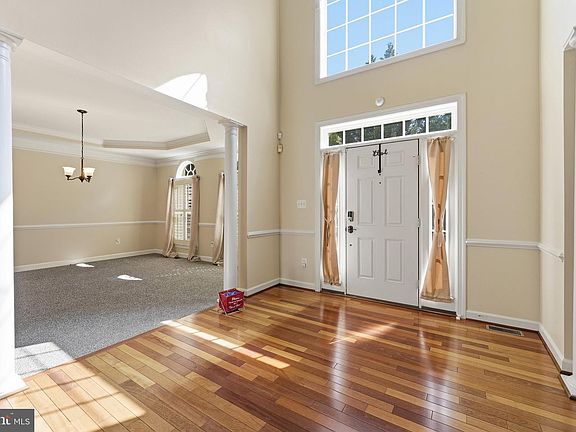 3rd image of 2148 Chestnut Ln