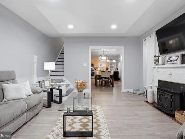 7032 Erdrick St, Philadelphia, PA 19135