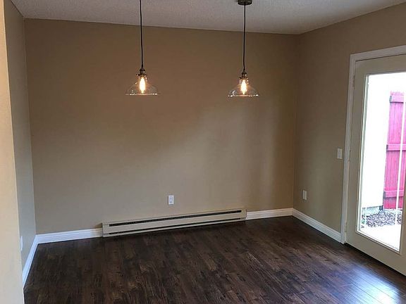 3rd image of 301 Carriage Dr APT D
