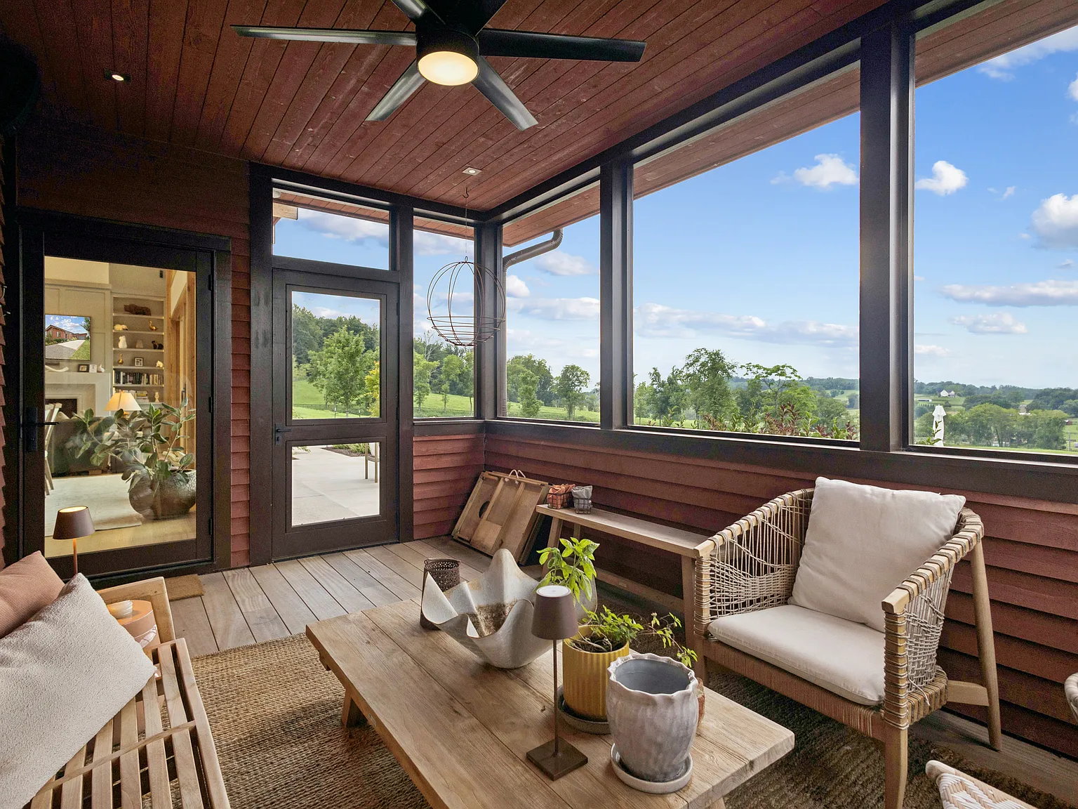 3 bed, 2000 sqft, $7,900 — Photo 3