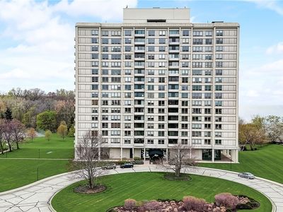 2 Bratenahl Pl APT 8D, Bratenahl, OH, 44108
