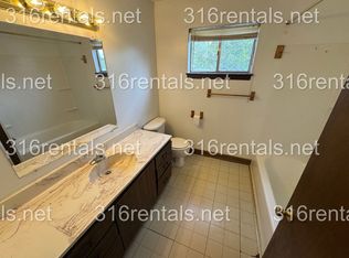 733 Westhaven Dr, Newton, KS 67114