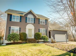 16 Woodhaven Rd, Barrington, RI 02806