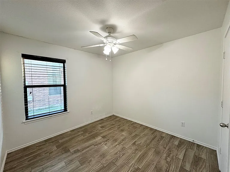 1152 Hyde Park Dr — Photo 9