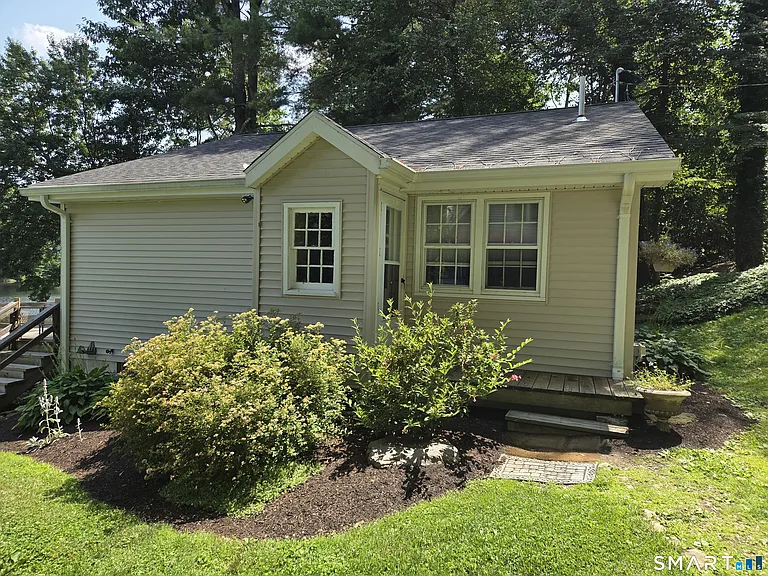 50 Beach Dr — Photo 2