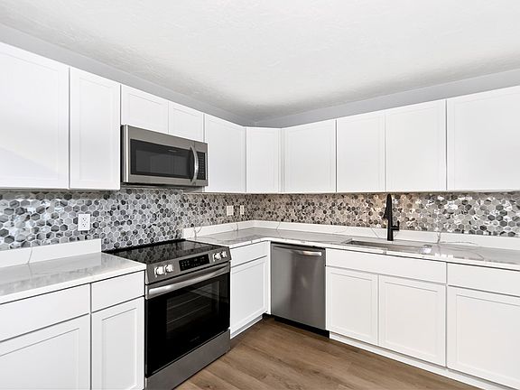 4th image of 802 Casa Vita Dr