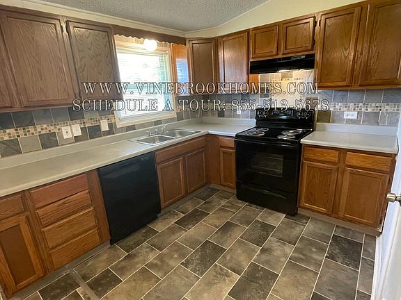 5th image of 409 N Cochise Dr