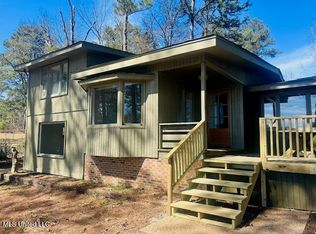 205 W Dewey Camp Dr, Florence, MS 39073
