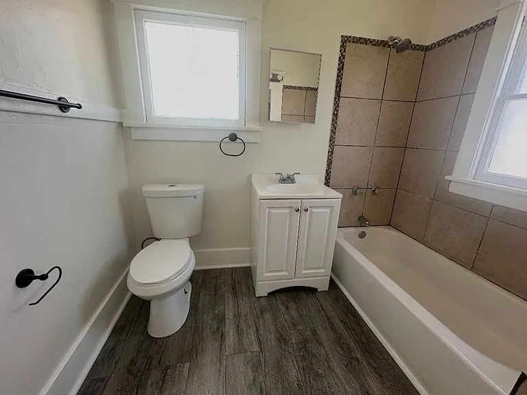 1445 Elm LB — Photo 3