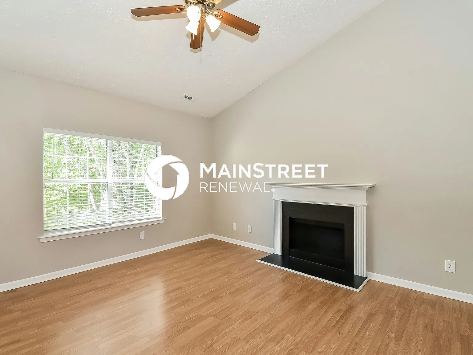 4107 Robin Circle — Photo 2