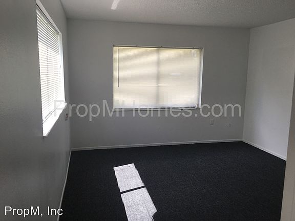 5th image of 17 Bayview Dr