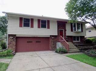 912 Stowell Ave, Streamwood, IL 60107