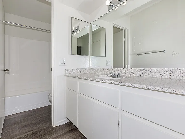 Monte Verde Apartment Homes — Photo 25