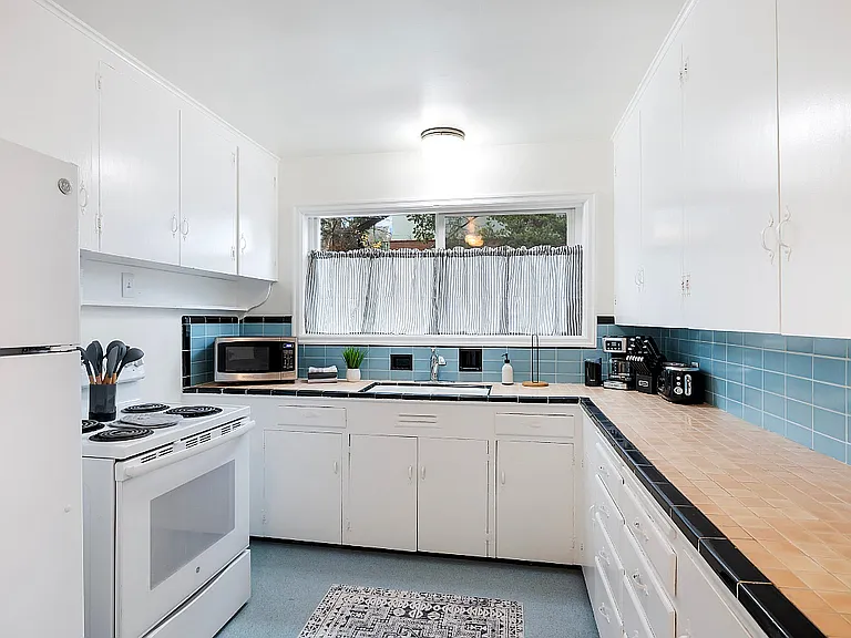 1104 SW Gaines St #C — Photo 7