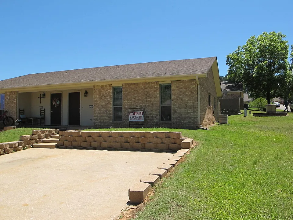304 Mockingbird Ln