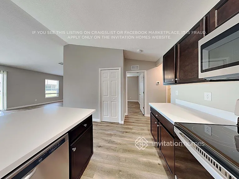 625 NW 7th Pl — Photo 7