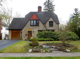 230 Cobbs Hill Dr, Rochester, NY 14610