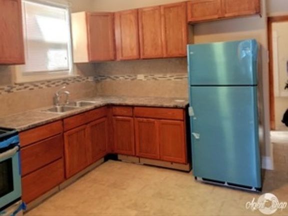 4th image of 7427 S Eberhart Ave #1