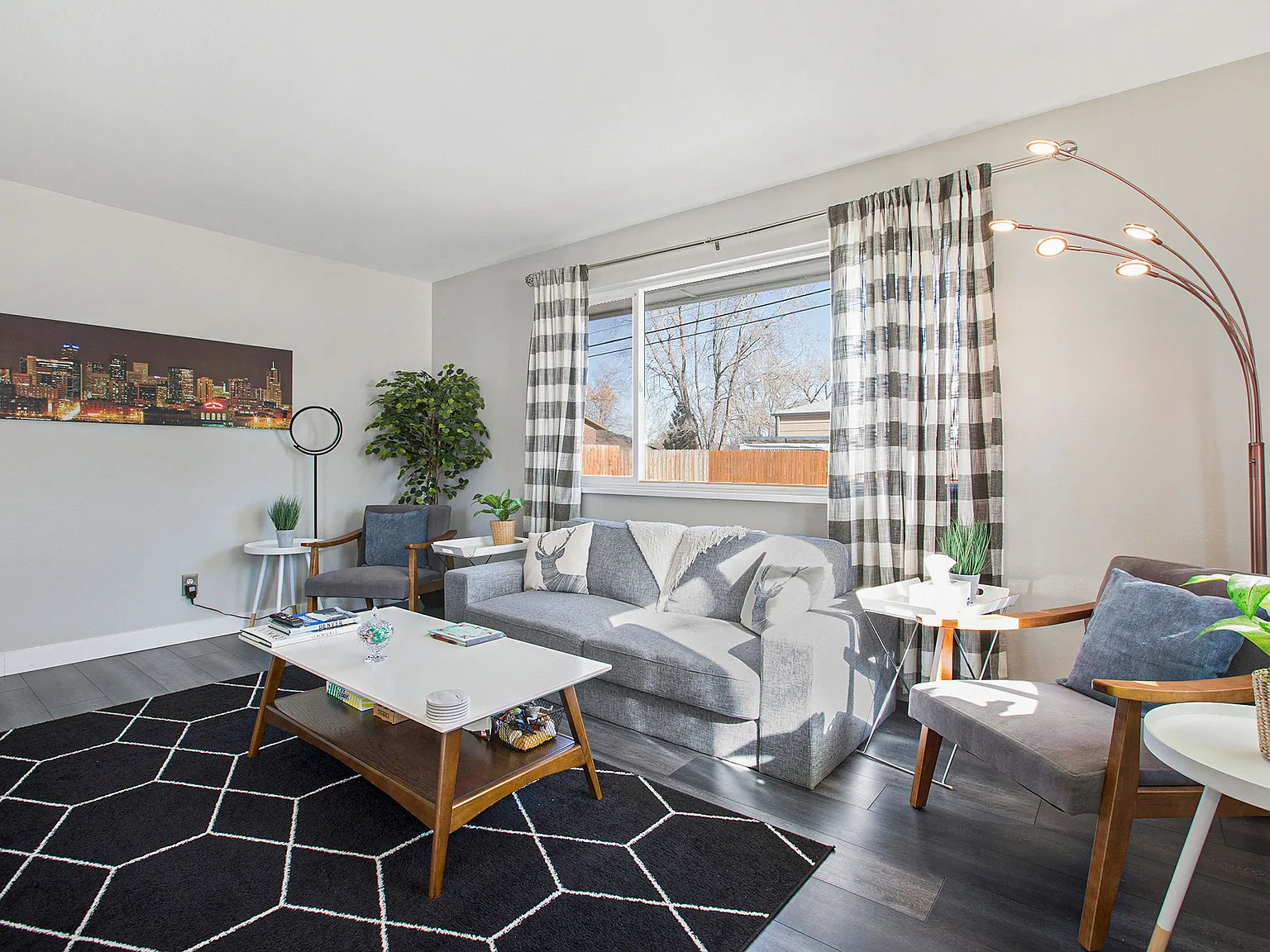 3 bed, 1000 sqft, $2,300 — Photo 4