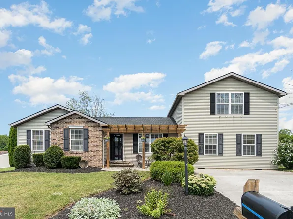 41 Bugler Dr, New Oxford, PA 17350