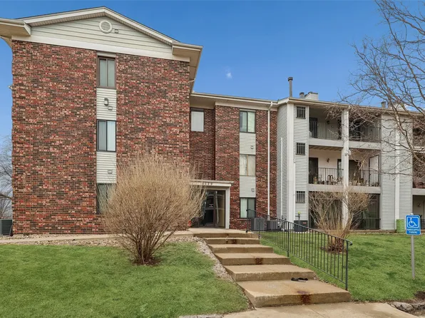 4829 86th St APT 19, Urbandale, IA 50322