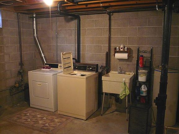 5th image of 1007 E Wisconsin St #82b3ec027