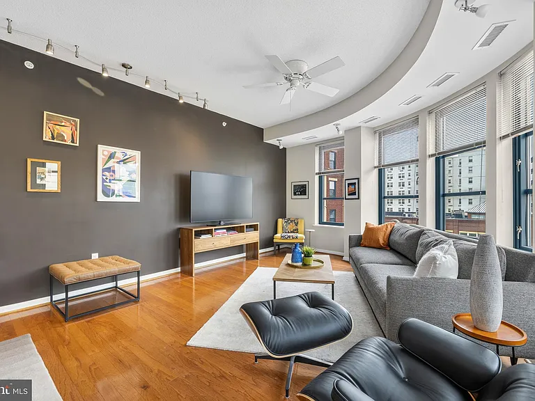 1390 Kenyon St NW #517 — Photo 3