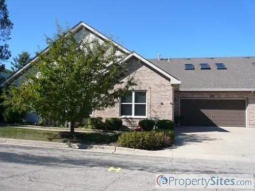 1st image of 167 Canterbury Ct #8B