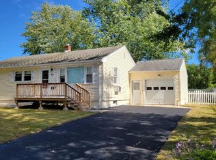 63 Oakley St, Portland, ME 04103
