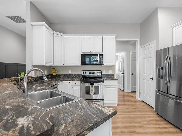 137 Whispering Woods Pl — Photo 52