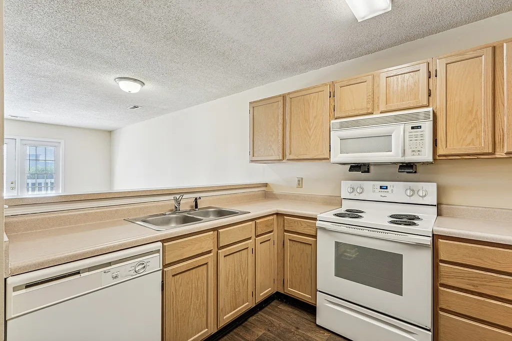 Woodland Crossing Apartment Homes — Photo 3