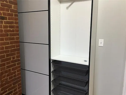 Rented by R New York | media 94