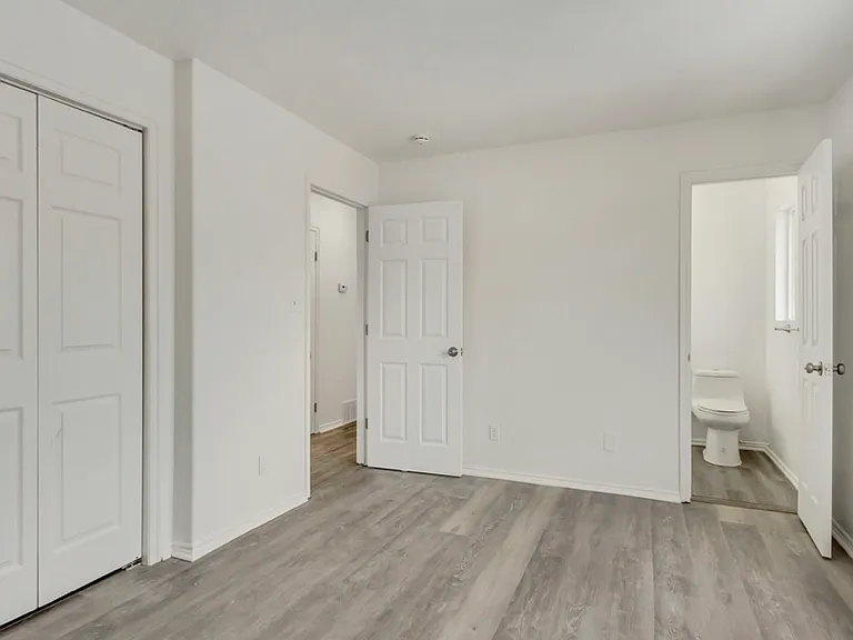 241 E Utah Ave — Photo 10