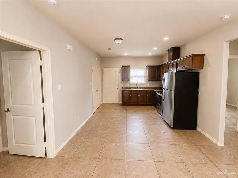 2707 E Garfield Ave #A — Photo 6
