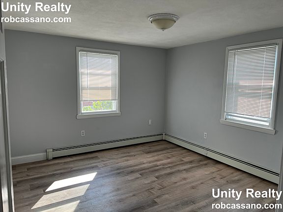 5th image of 18 Goldie St #1