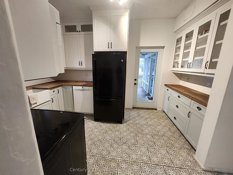 8269 Willoughby Dr — Photo 12
