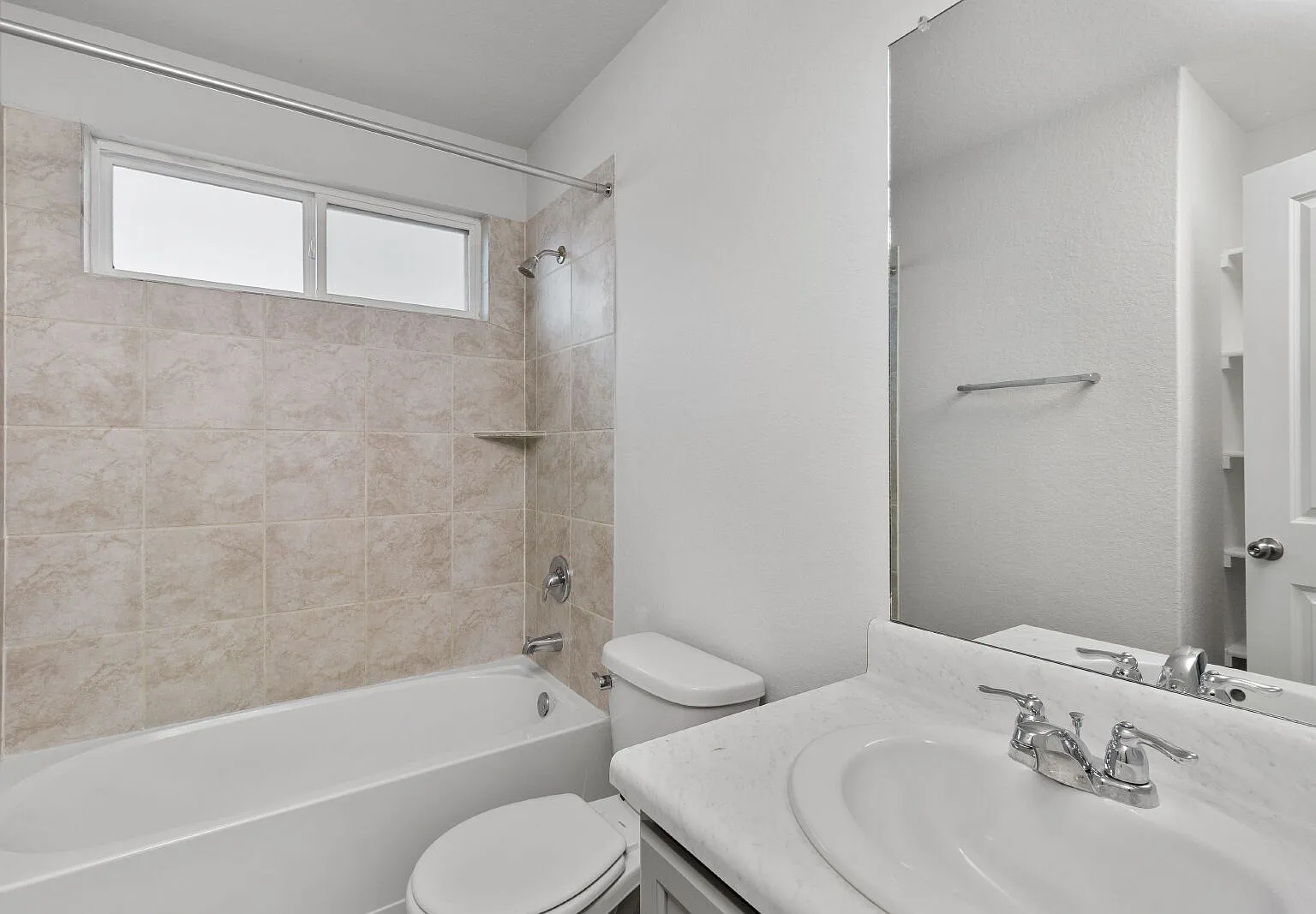 3 bed, 2.0 bath, 1307 sqft, $1,650 — Photo 4