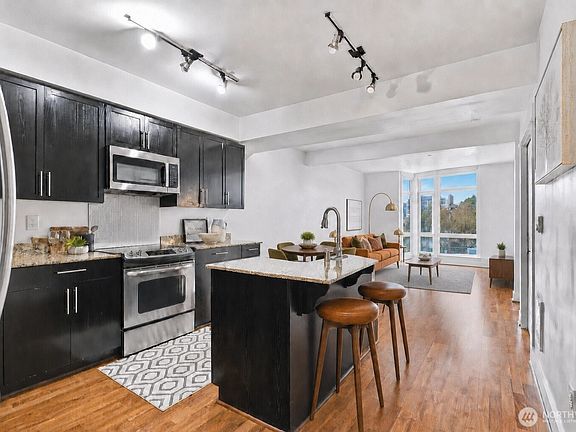 4th image of 699 John St #319
