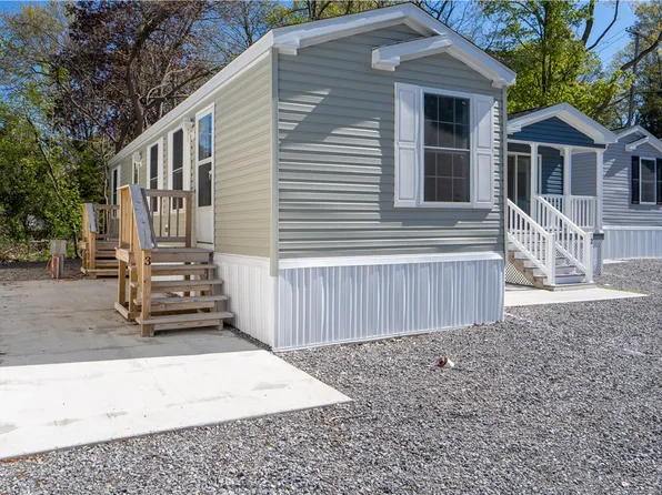 5118 E Lake Rd APT 3, Livonia, NY 14487