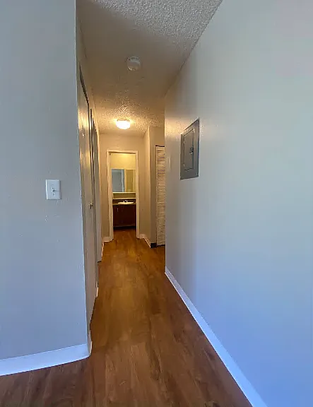 Prospect Pointe Apartments — Photo 12