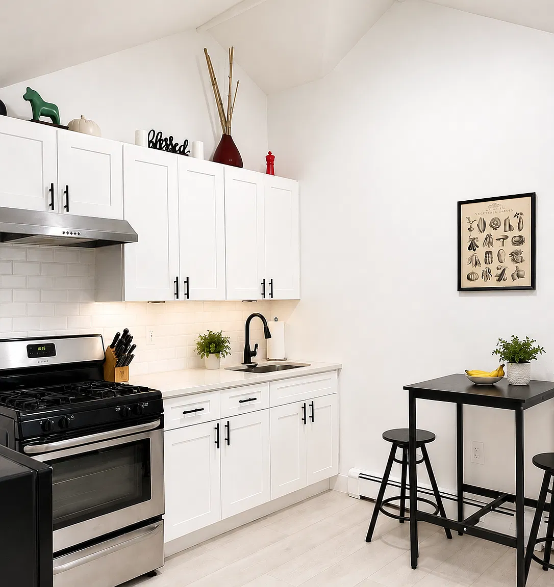 Studio, 600 sqft, $2,525 — Photo 4